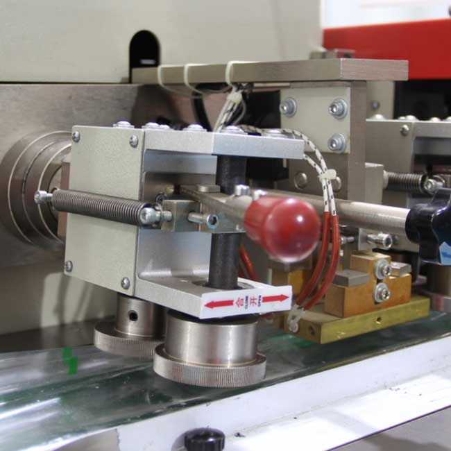 Lower Paper Horizontal Packaging Machine Lower Paper Horizontal Packaging Machine